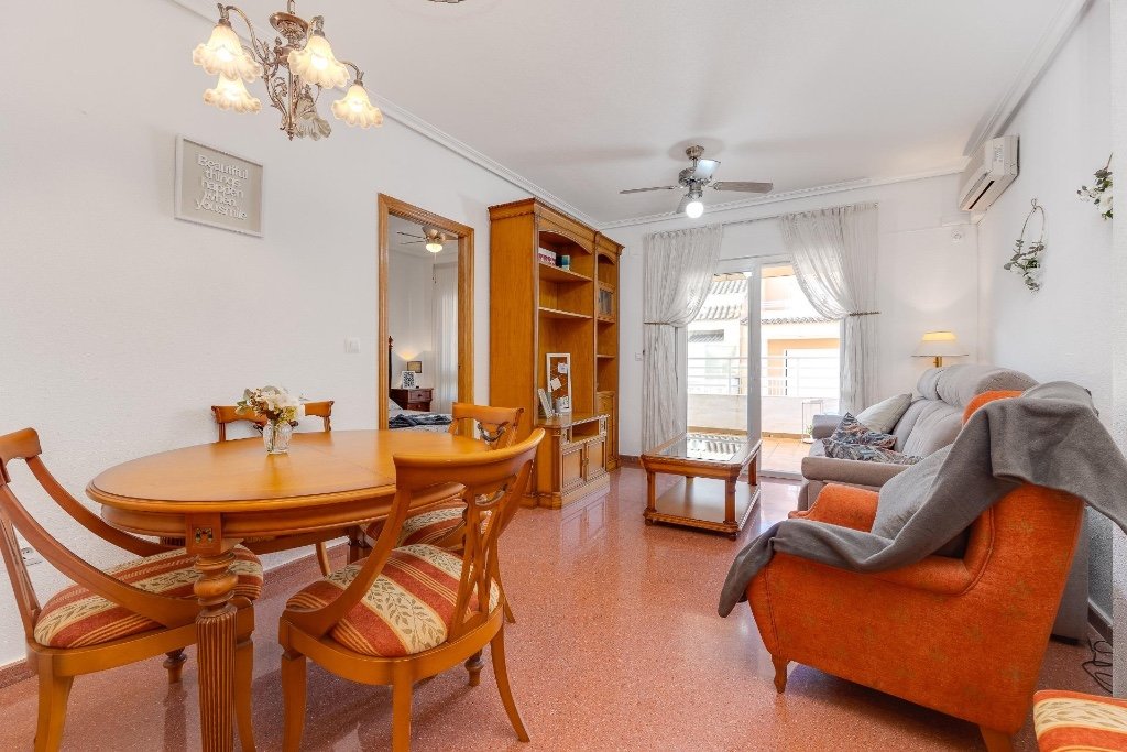 Huoneisto Torrevieja, Alicante, Espanja 2 makuuhuonetta, 105 m2 No. 145432