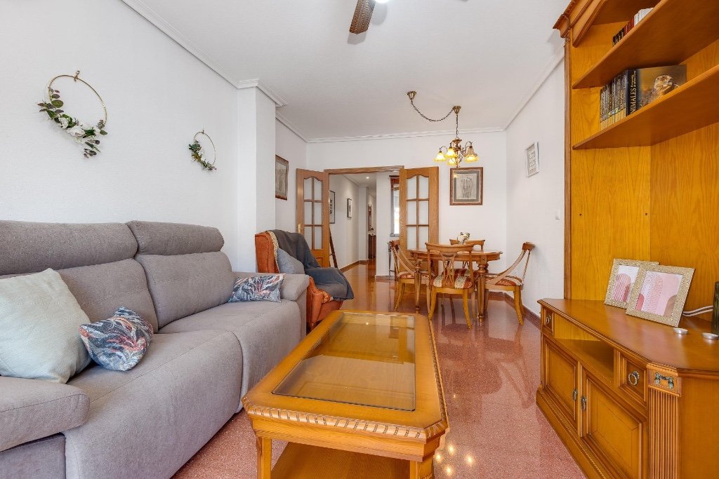 Huoneisto Torrevieja, Alicante, Espanja 2 makuuhuonetta, 105 m2 No. 145432