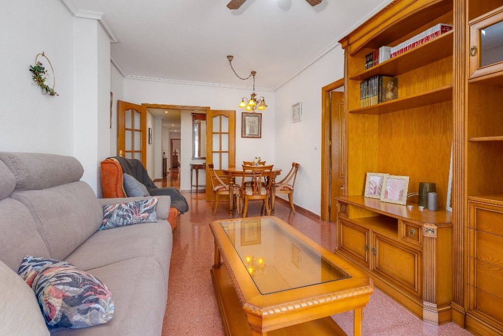 Huoneisto Torrevieja, Alicante, Espanja 2 makuuhuonetta, 105 m2 No. 145432