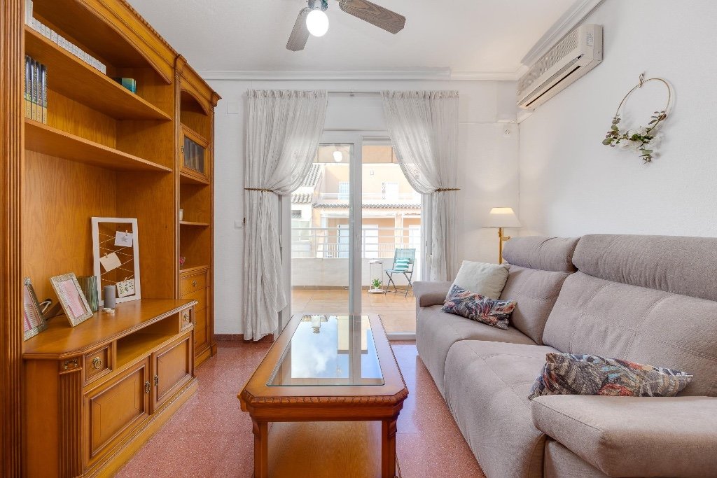 Huoneisto Torrevieja, Alicante, Espanja 2 makuuhuonetta, 105 m2 No. 145432