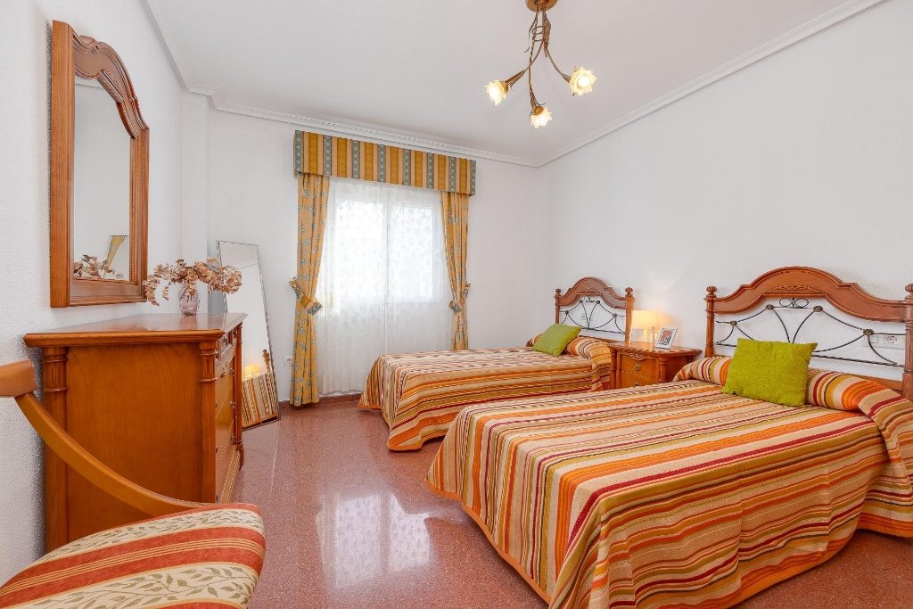 Huoneisto Torrevieja, Alicante, Espanja 2 makuuhuonetta, 105 m2 No. 145432