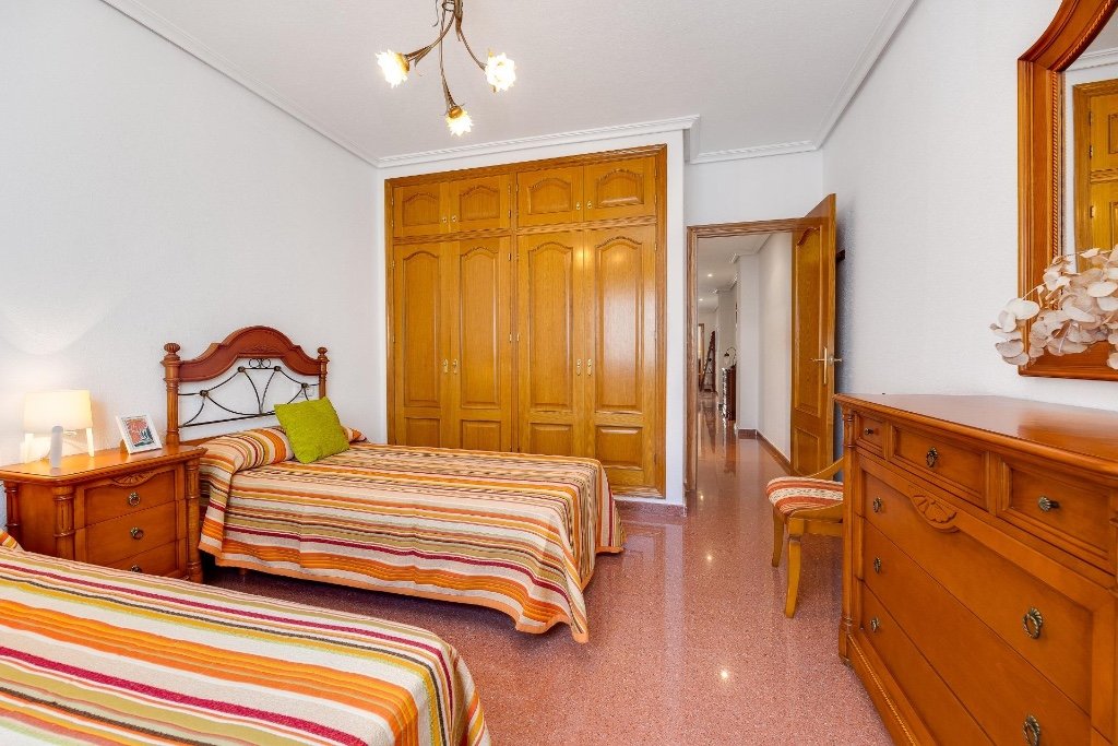 Huoneisto Torrevieja, Alicante, Espanja 2 makuuhuonetta, 105 m2 No. 145432