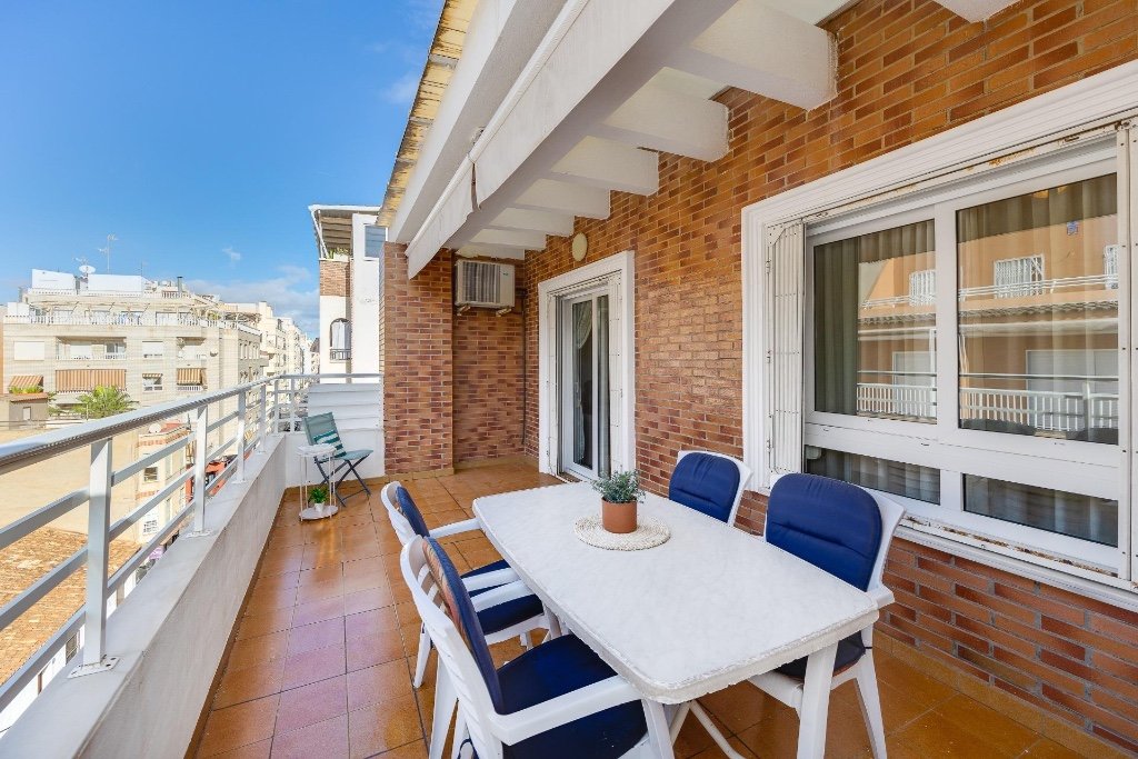 Huoneisto Torrevieja, Alicante, Espanja 2 makuuhuonetta, 105 m2 No. 145432
