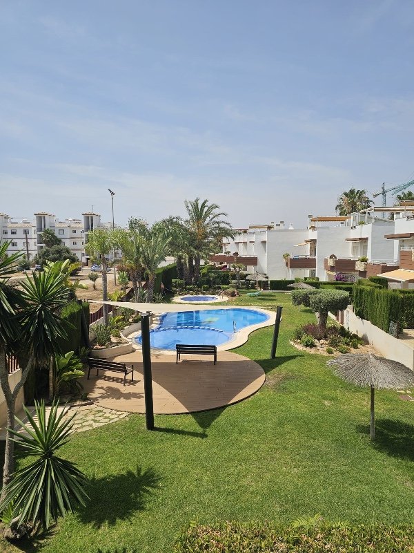 Lägenhet i Punta Prima, Alicante, Spanien 2 sovrum, 67 kvm. Nr. 145428