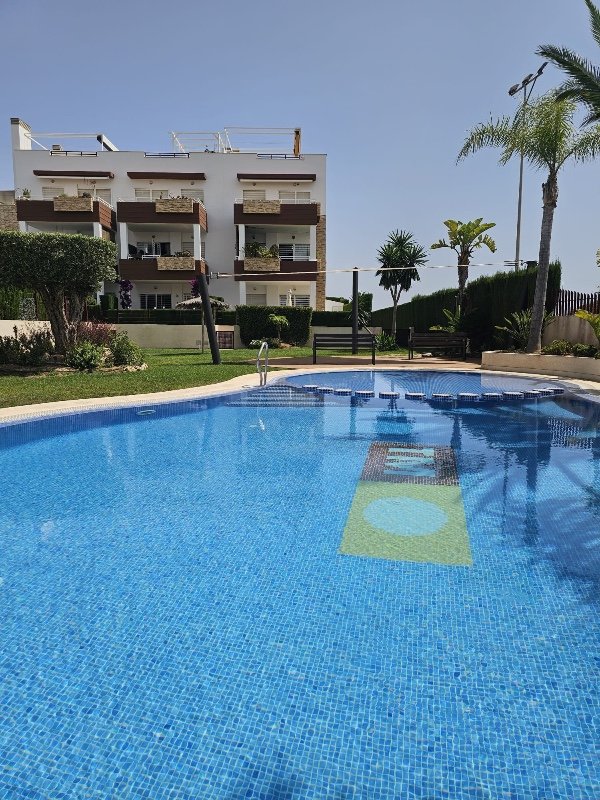 Lägenhet i Punta Prima, Alicante, Spanien 2 sovrum, 67 kvm. Nr. 145428