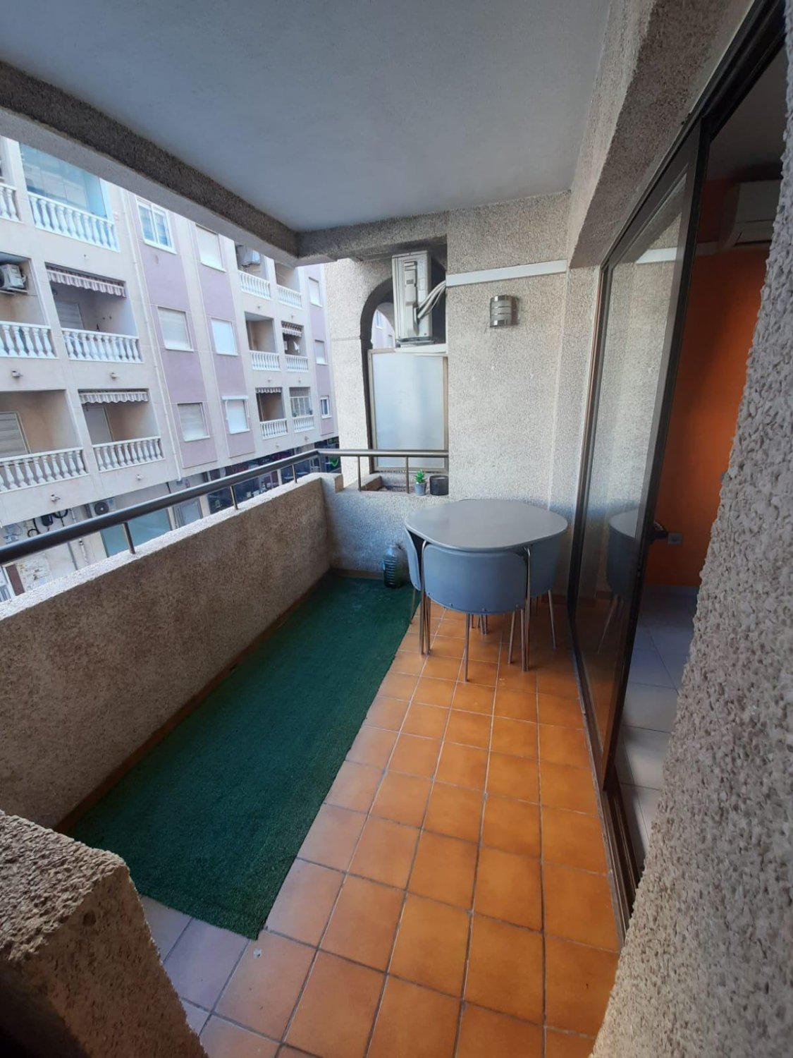 Lägenhet i Torrevieja, Alicante, Spanien 3 sovrum, 1 kvm. Nr. 183816