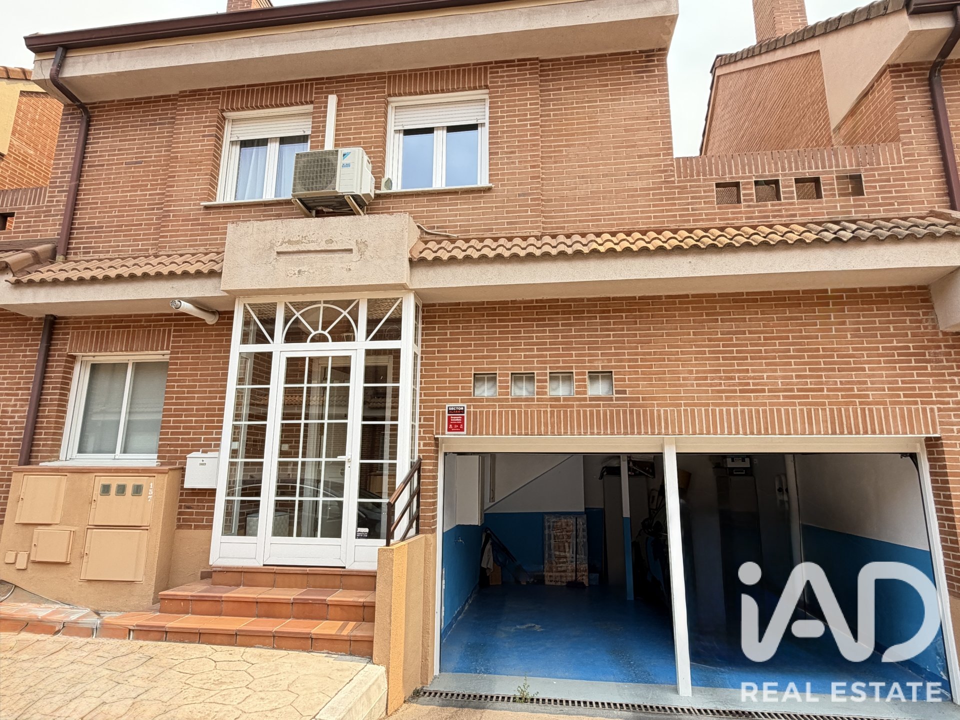 Casa adosada en Las Rozas de Madrid, Madrid, España 4 dormitorios, 235 m2 No. 192146