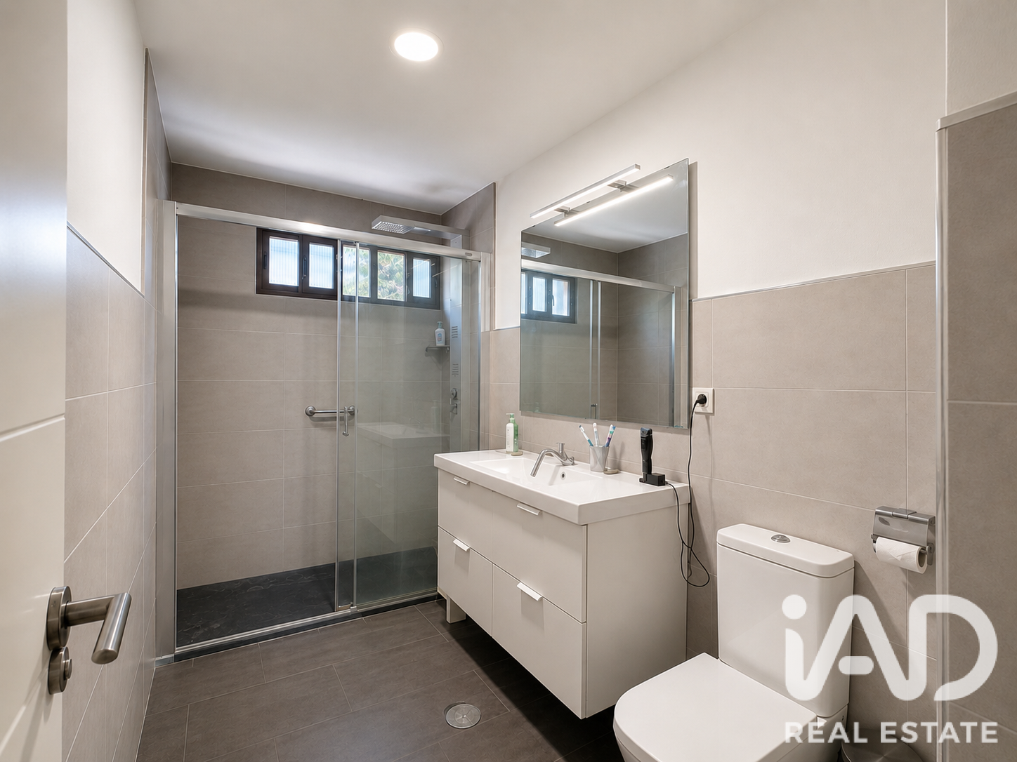 Appartamento a Malaga, Spagna 5 camere da letto, 200 mq. N° 192150