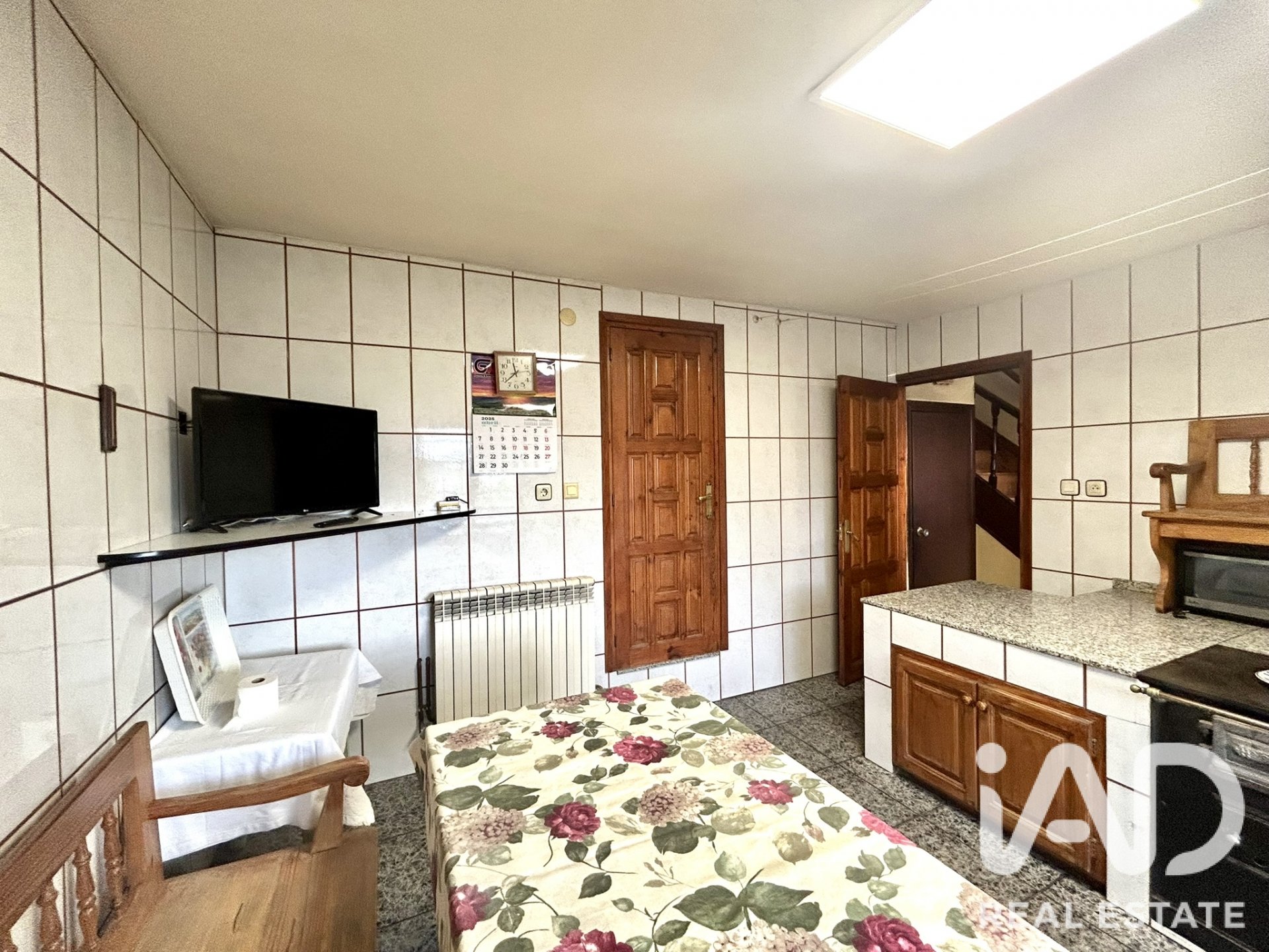 Huvila Riello, Leon, Espanja 4 makuuhuonetta, 384 m2 No. 192151