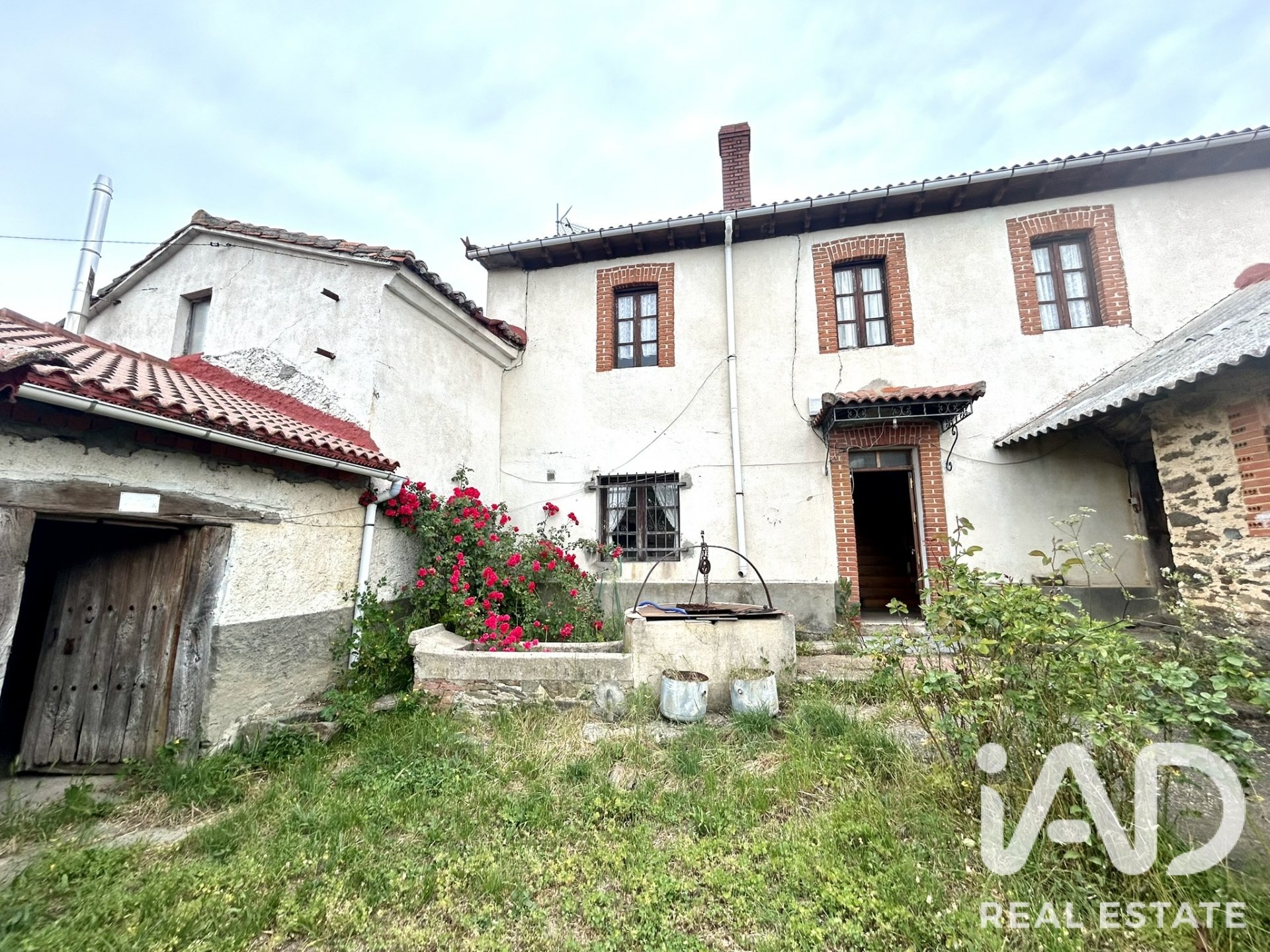 Huvila Riello, Leon, Espanja 4 makuuhuonetta, 384 m2 No. 192151