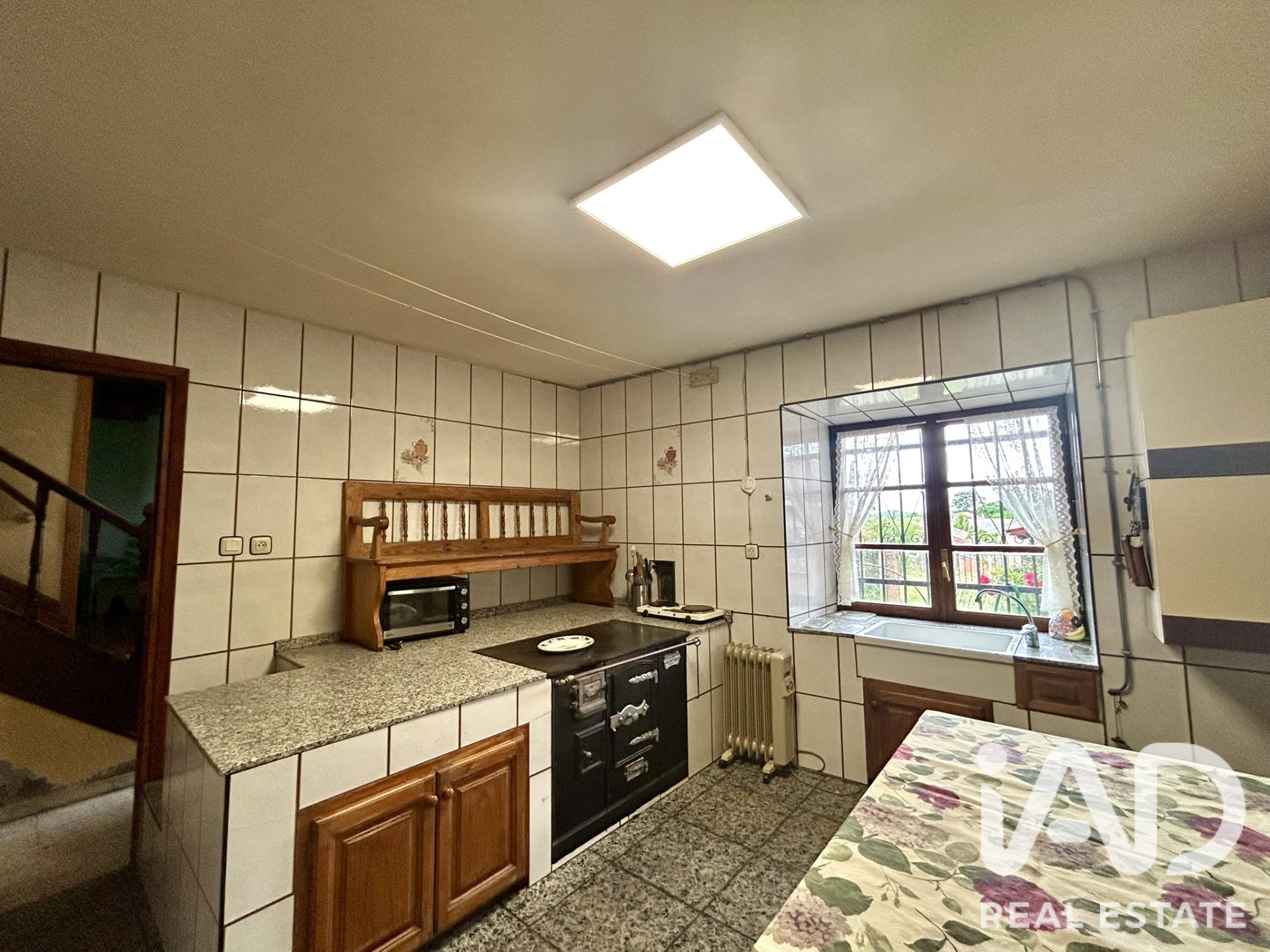 Huvila Riello, Leon, Espanja 4 makuuhuonetta, 384 m2 No. 192151