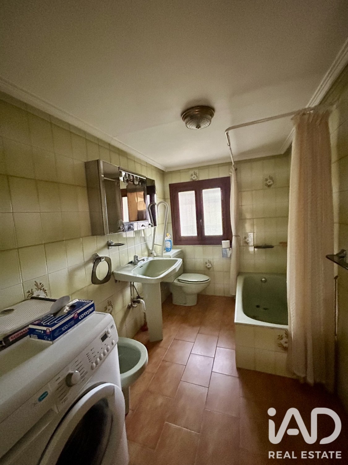 Huvila Riello, Leon, Espanja 4 makuuhuonetta, 384 m2 No. 192151