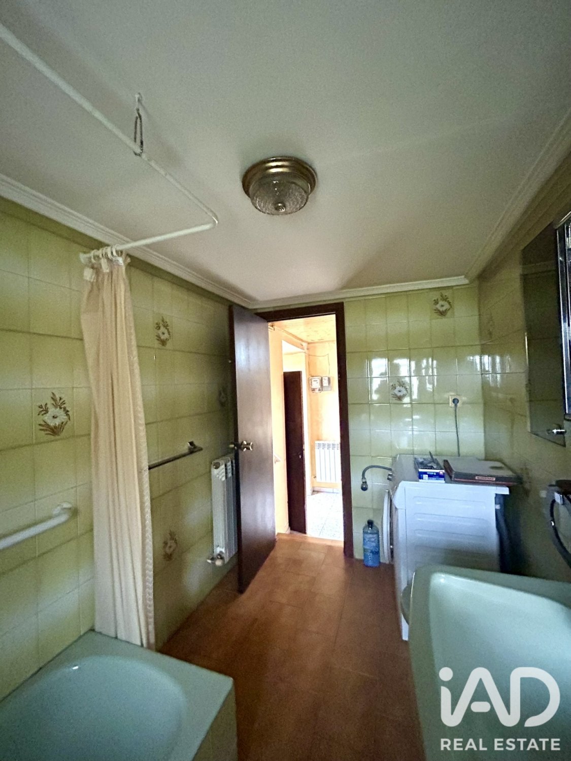 Huvila Riello, Leon, Espanja 4 makuuhuonetta, 384 m2 No. 192151