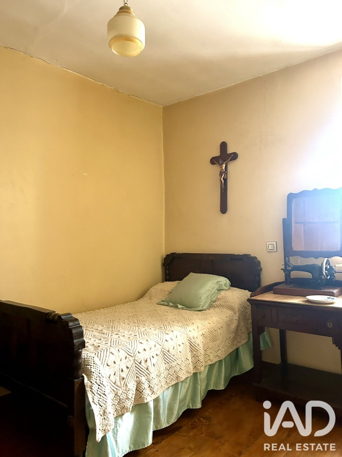 Huvila Riello, Leon, Espanja 4 makuuhuonetta, 384 m2 No. 192151