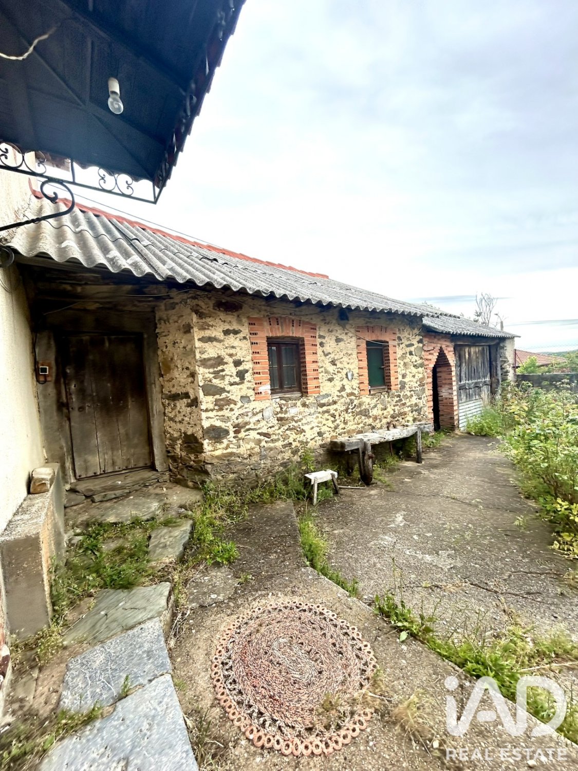 Huvila Riello, Leon, Espanja 4 makuuhuonetta, 384 m2 No. 192151