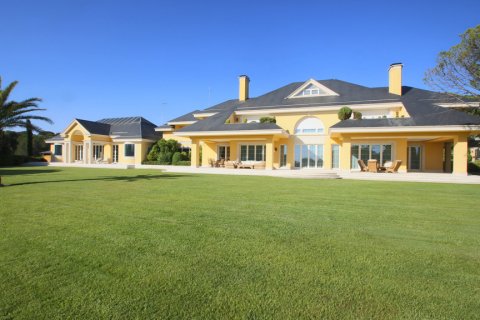 Villa in Pozuelo de Alarcon, Madrid, Spanien 6 Schlafzimmer, 1233 m2 Nr. 102524