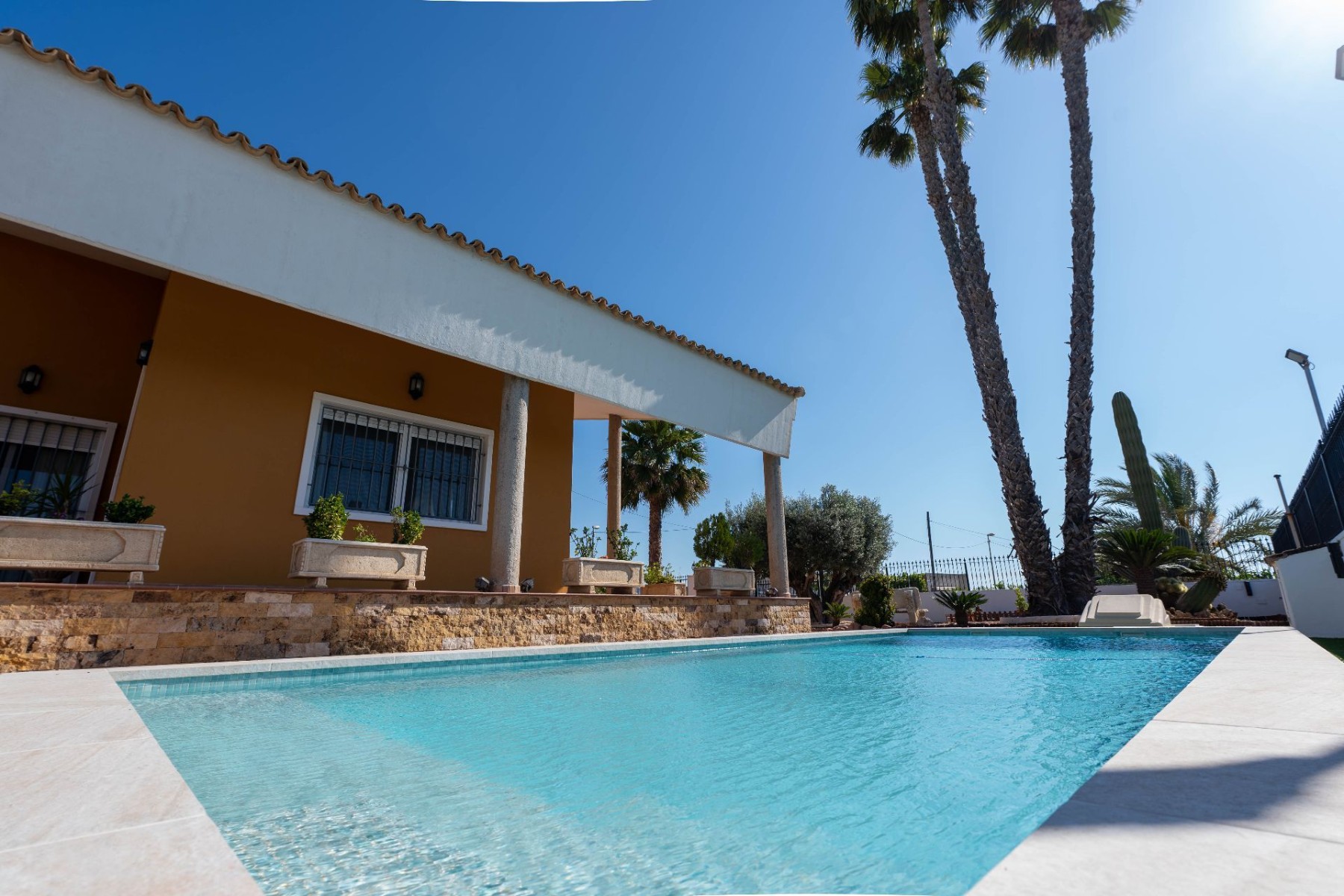 Villa a Orihuela, Alicante, Spagna 5 camere da letto, 495 mq. N° 140320
