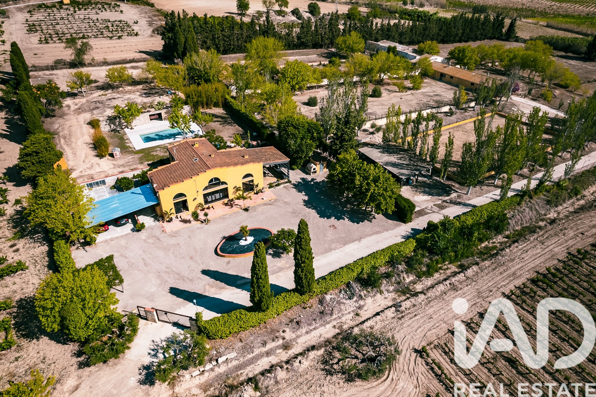 Talo Castellvi de la Marca, Barcelona, Espanja 4 makuuhuonetta, 600 m2 No. 152270
