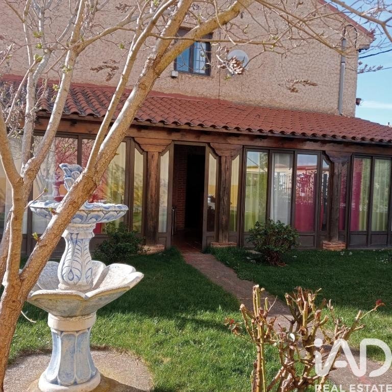Hotelli El Burgo Ranero, Leon, Espanja 11 makuuhuonetta, 483 m2 No. 152268
