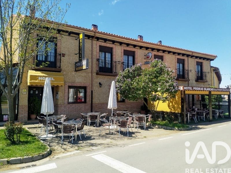 Hotelli El Burgo Ranero, Leon, Espanja 11 makuuhuonetta, 483 m2 No. 152268
