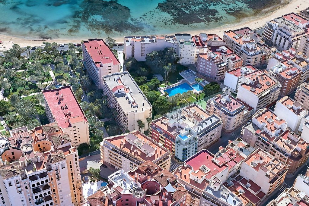 Apartment in Torrevieja, Alicante, Spain 2 bedrooms, 71 sq.m. No. 183561