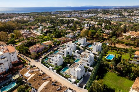 Villa in Estepona, Malaga, Spanien 3 Schlafzimmer, 259 m2 Nr. 135922