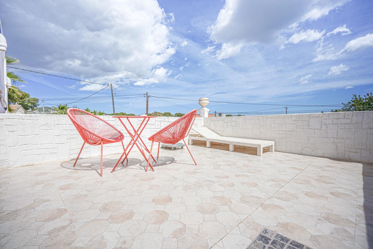 Commercial property in Calpe, Alicante, Spain 16 bedrooms, 302 sq.m. No. 79862