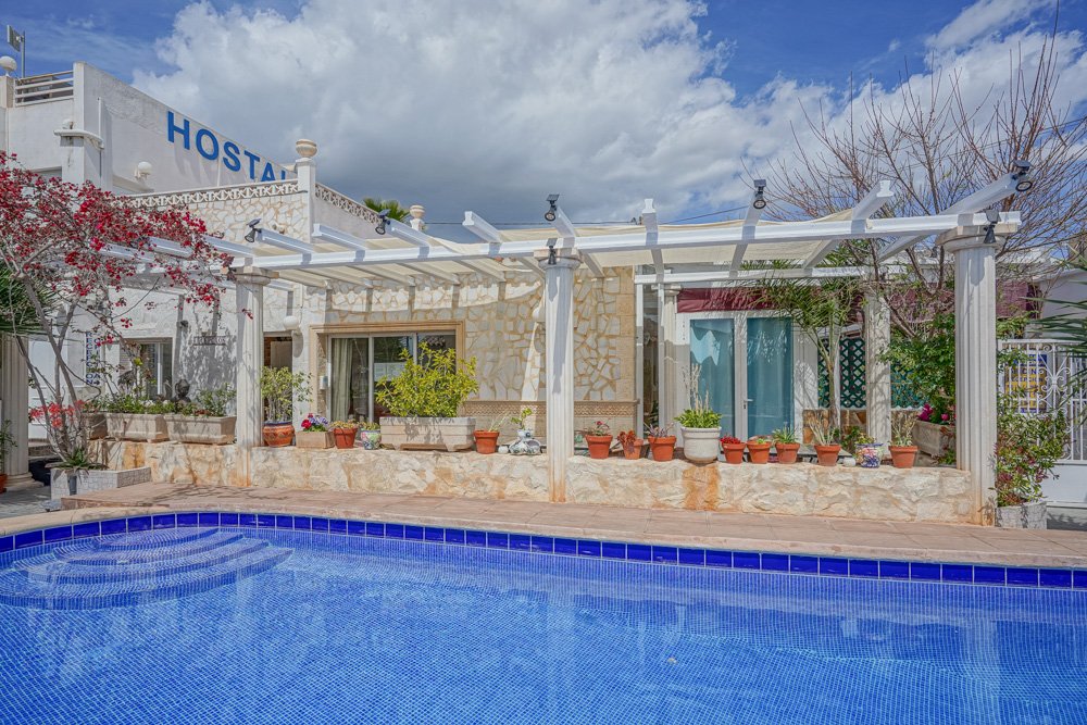 Commercial property in Calpe, Alicante, Spain 16 bedrooms, 302 sq.m. No. 79862