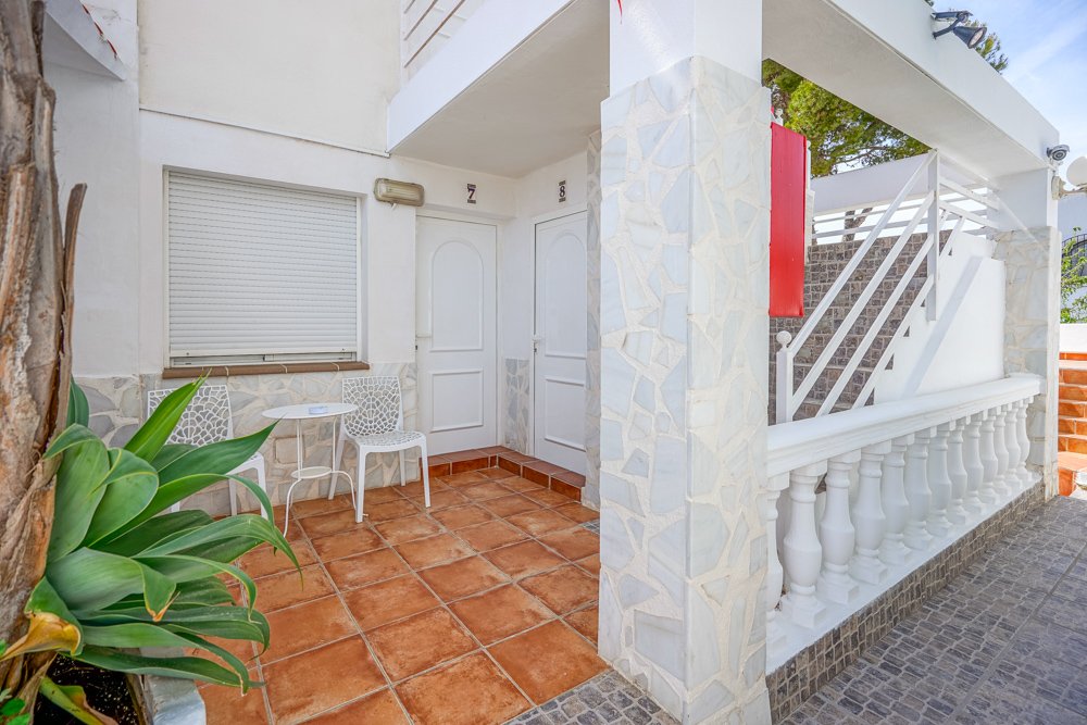 Commercial property in Calpe, Alicante, Spain 16 bedrooms, 302 sq.m. No. 79862