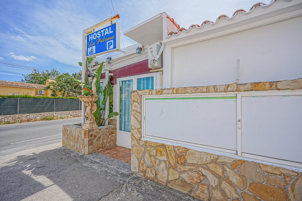 Commercial property in Calpe, Alicante, Spain 16 bedrooms, 302 sq.m. No. 79862