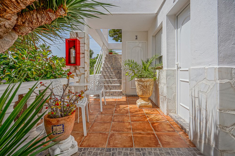 Commercial property in Calpe, Alicante, Spain 16 bedrooms, 302 sq.m. No. 79862