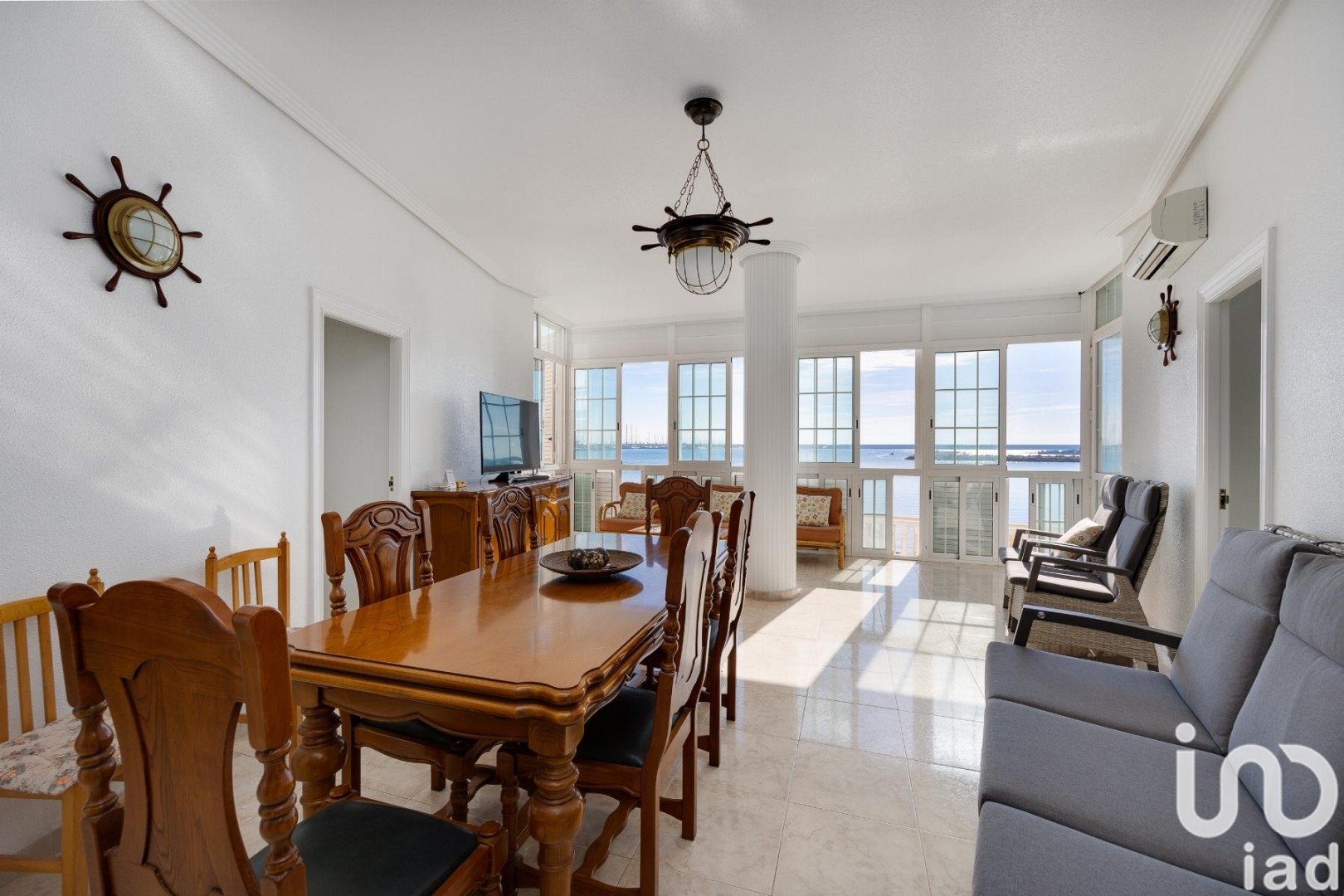 Apartamento en Torrevieja, Alicante, España 4 dormitorios, 146 m2 No. 152938