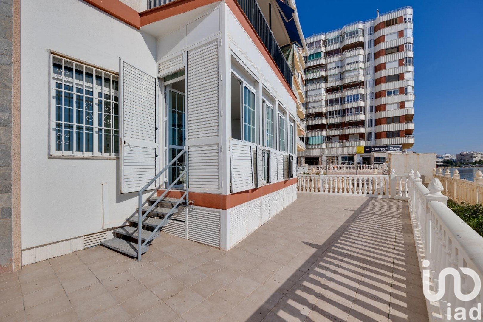 Apartamento en Torrevieja, Alicante, España 4 dormitorios, 146 m2 No. 152938