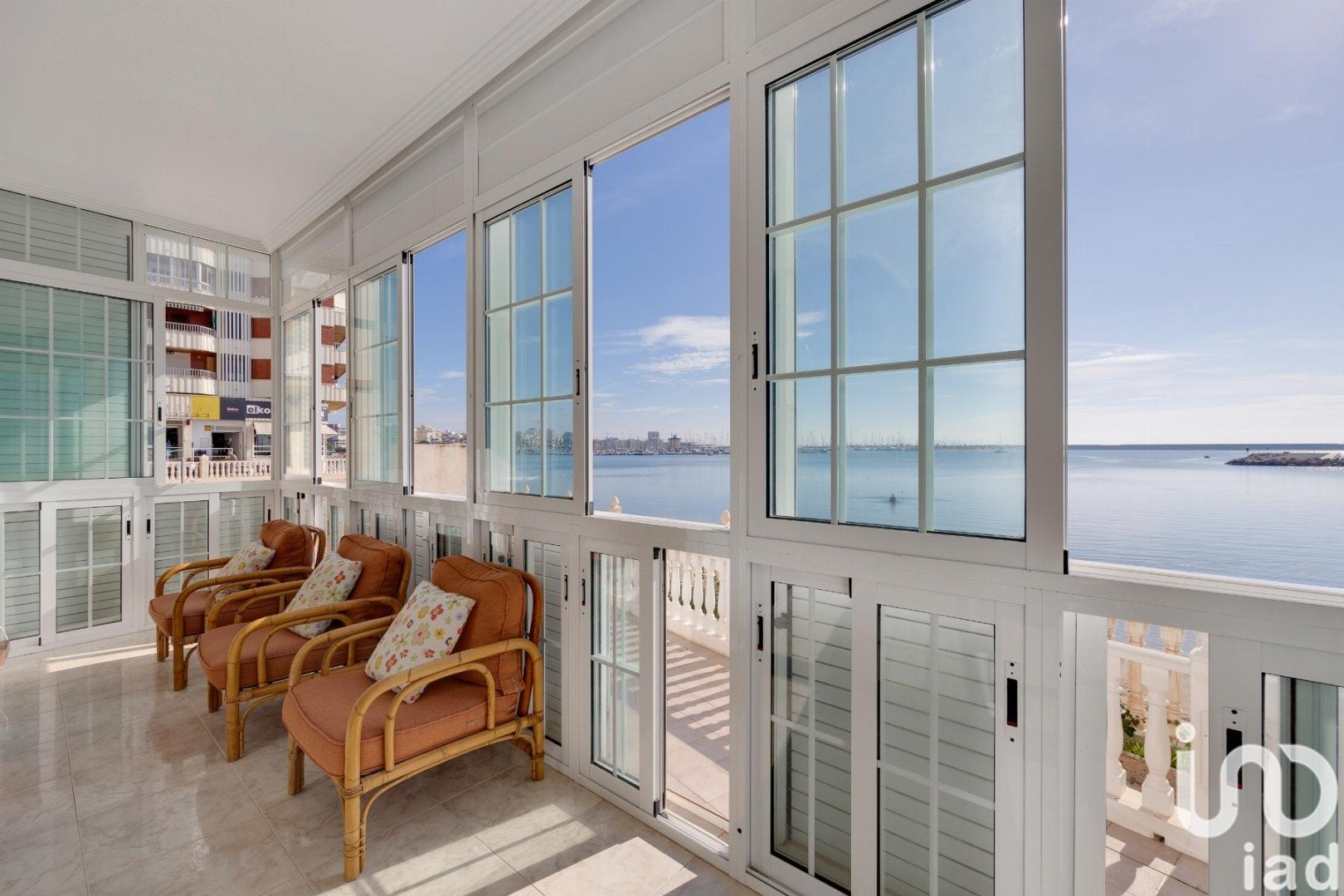 Apartamento en Torrevieja, Alicante, España 4 dormitorios, 146 m2 No. 152938