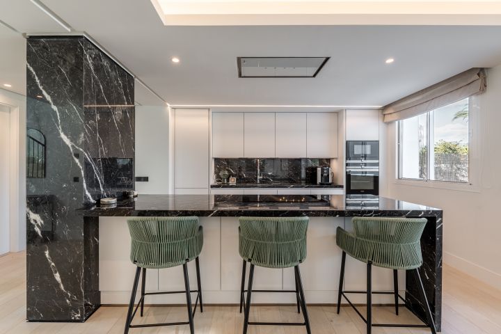 Huvila Marbella, Malaga, Espanja 5 makuuhuonetta, 448 m2 No. 136035