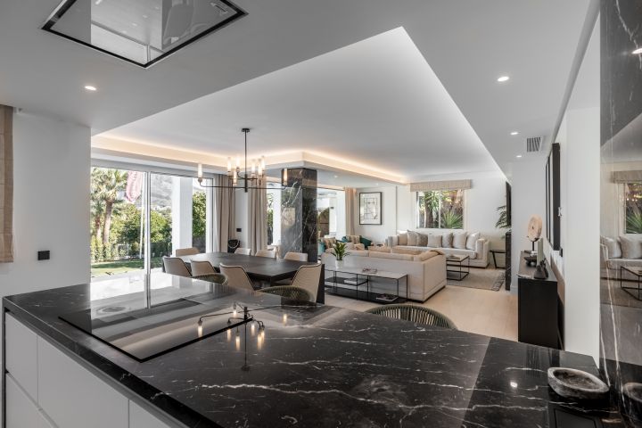 Huvila Marbella, Malaga, Espanja 5 makuuhuonetta, 448 m2 No. 136035