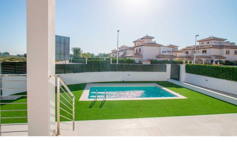 Villa a La Marina, Alicante, Spagna 3 camere da letto, 126 mq. N° 111334