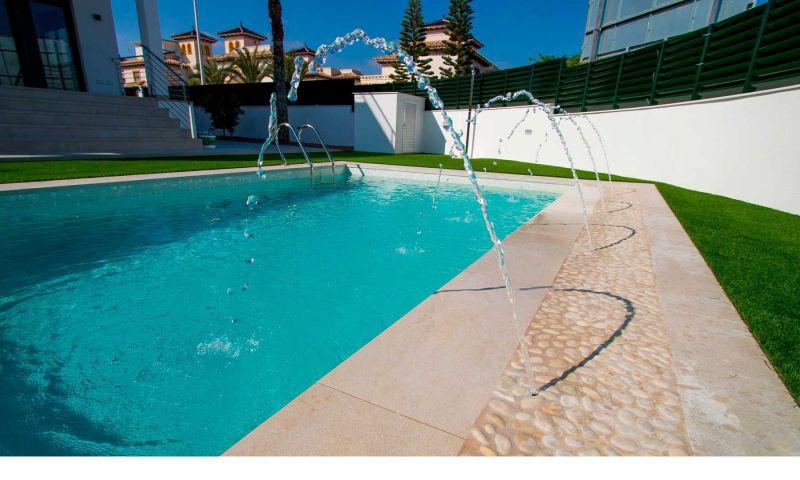 Villa a La Marina, Alicante, Spagna 3 camere da letto, 126 mq. N° 111334
