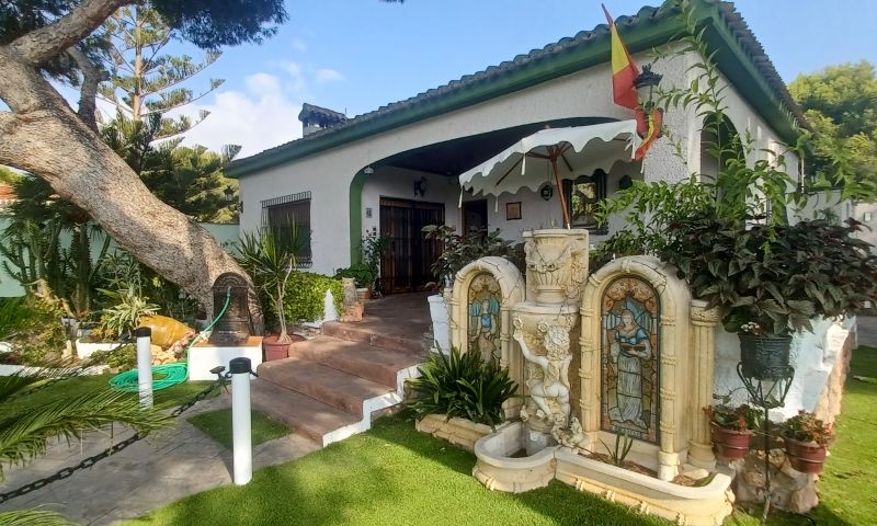 Villa Alicante, Spānijā 3 istabas, 250 m2 Nr. 111335