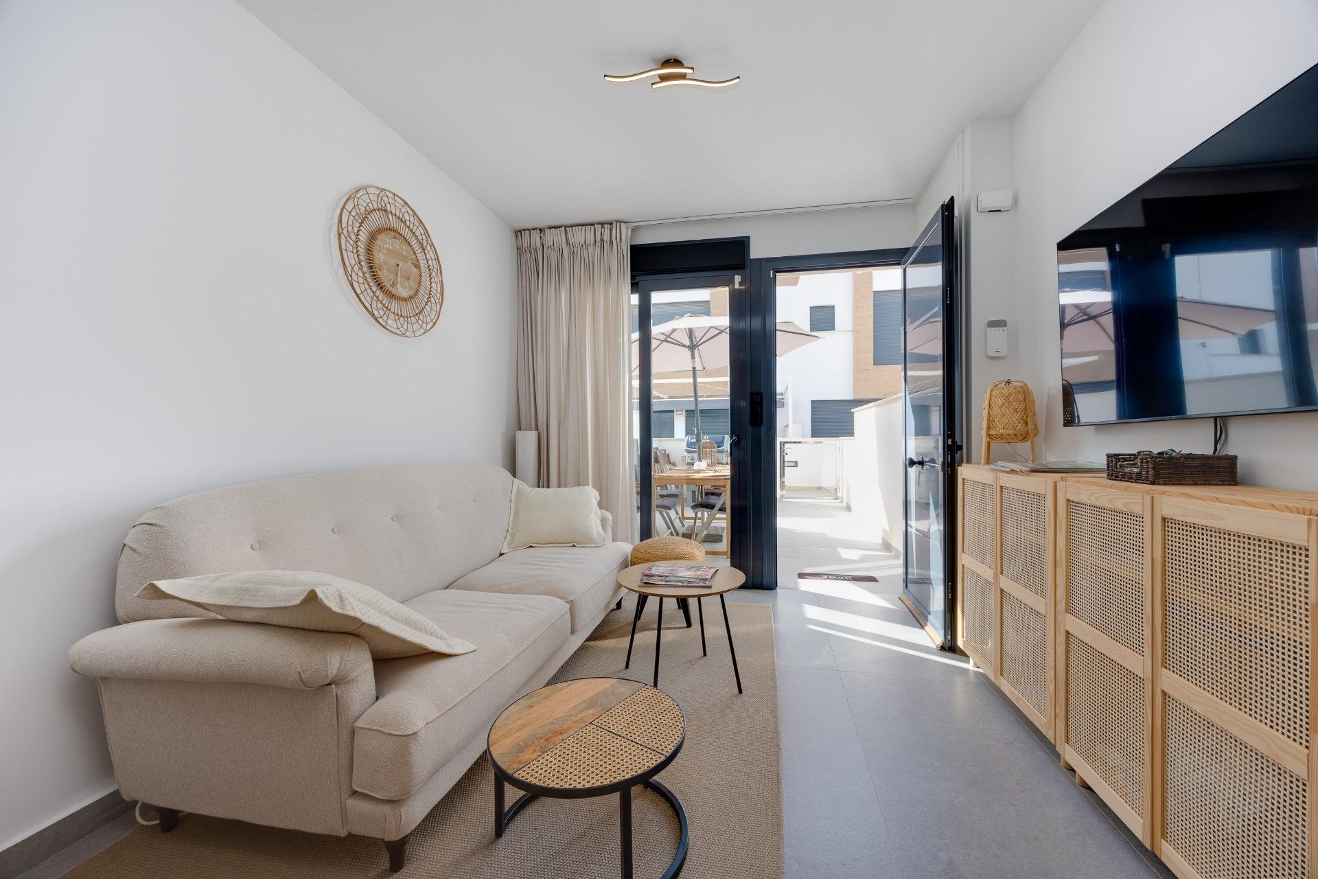 House in Guardamar del Segura, Alicante, Spain 2 bedrooms, 124.1 sq.m. No. 196064