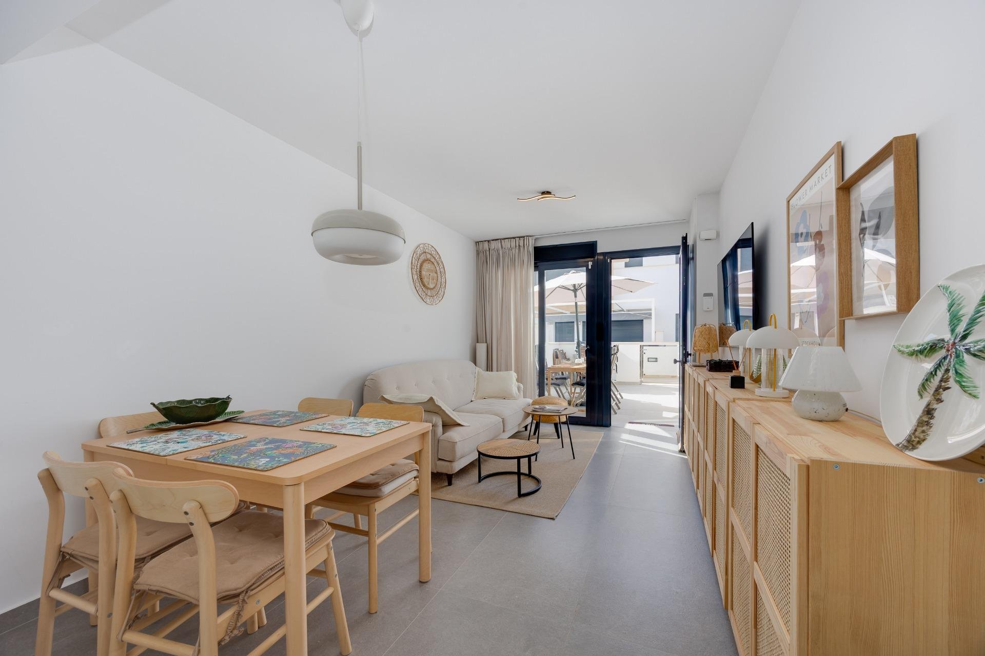 House in Guardamar del Segura, Alicante, Spain 2 bedrooms, 124.1 sq.m. No. 196064