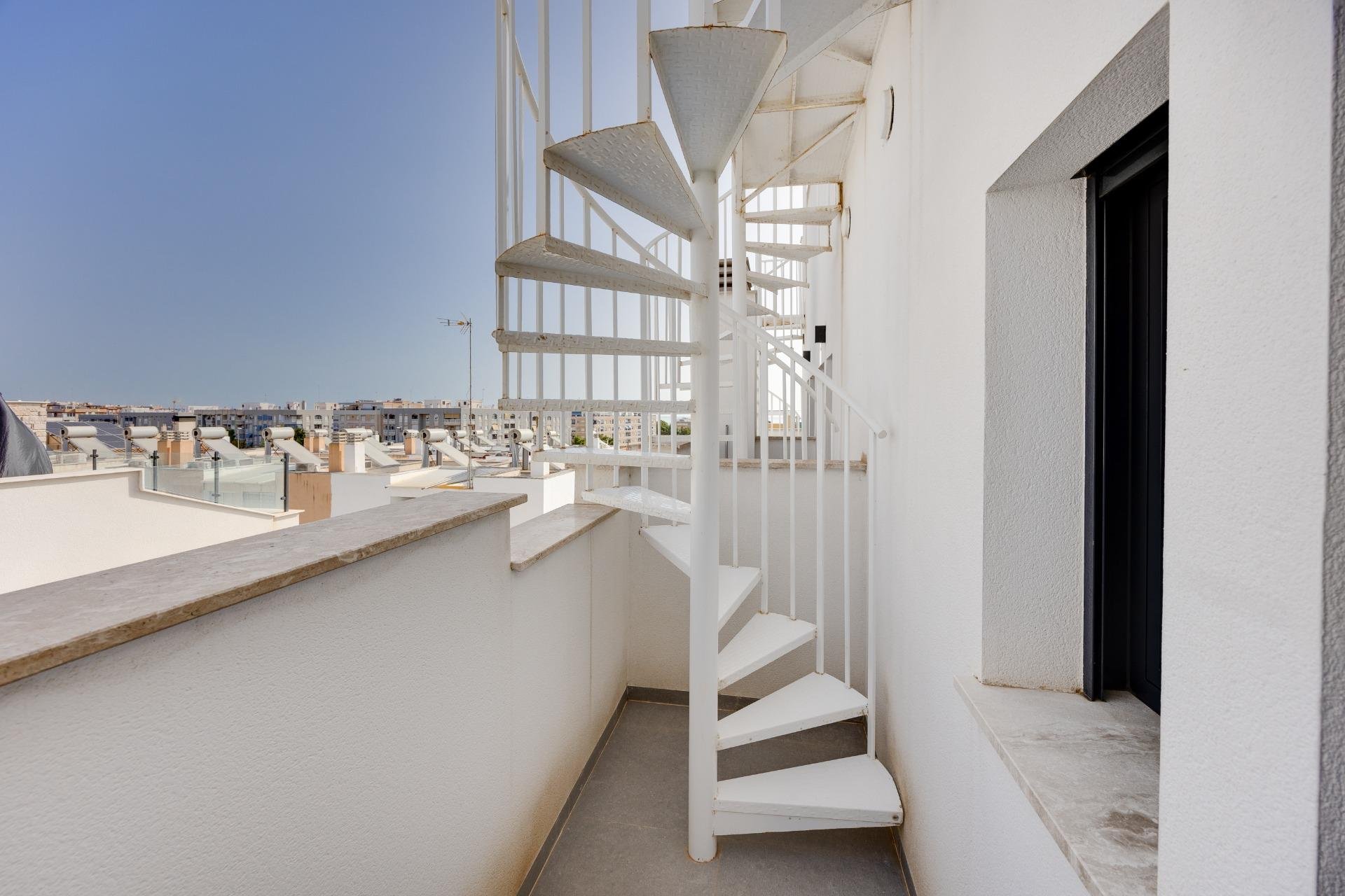 House in Guardamar del Segura, Alicante, Spain 2 bedrooms, 124.1 sq.m. No. 196064