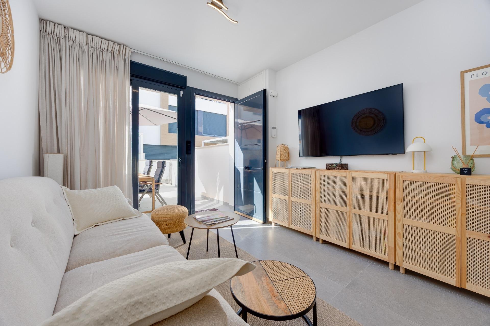 House in Guardamar del Segura, Alicante, Spain 2 bedrooms, 124.1 sq.m. No. 196064