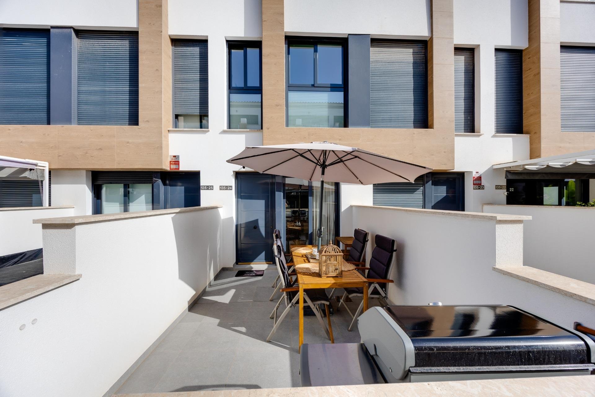 House in Guardamar del Segura, Alicante, Spain 2 bedrooms, 124.1 sq.m. No. 196064