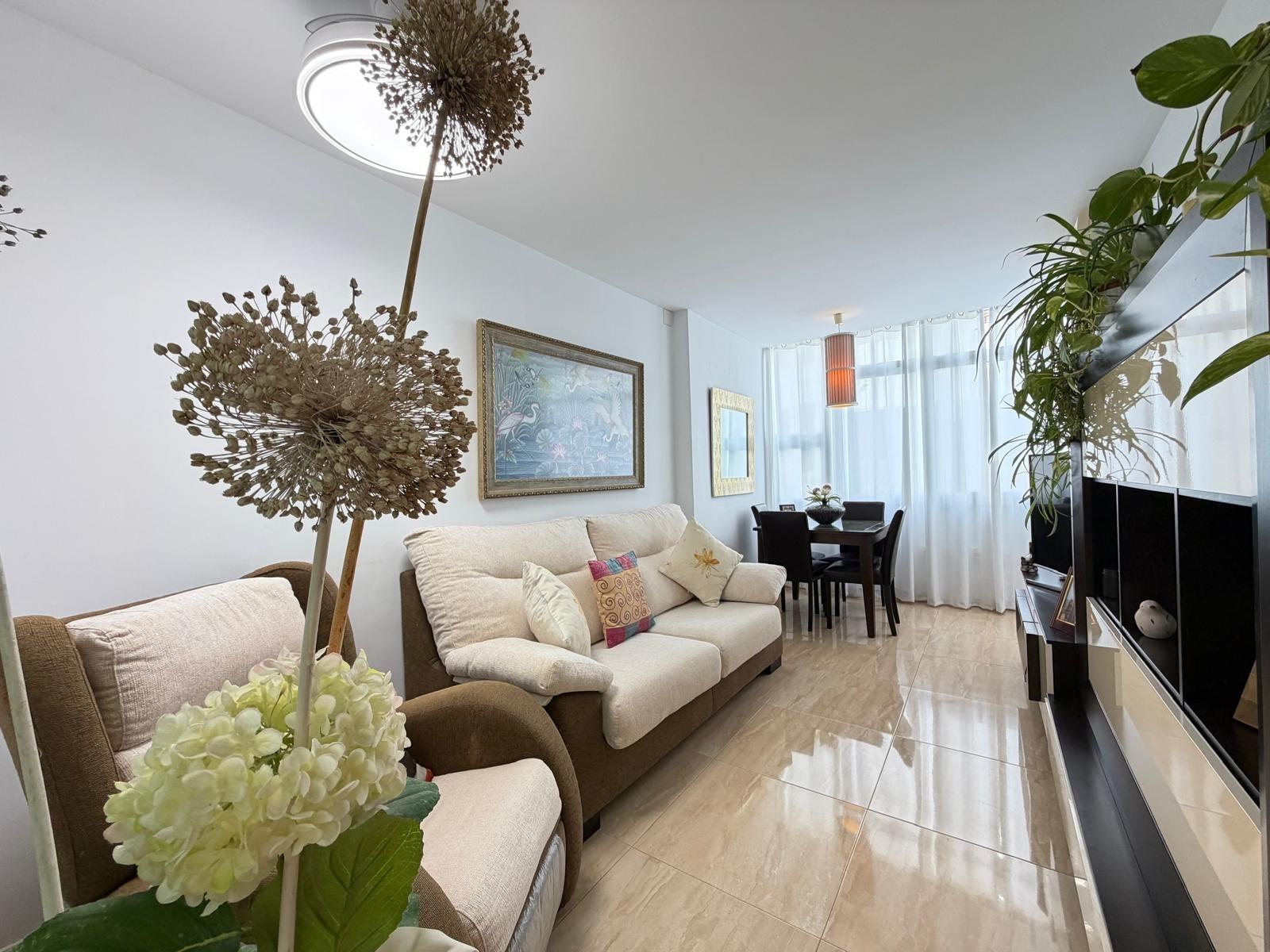 Apartamento en Torrevieja, Alicante, España 2 dormitorios, 54 m2 No. 196067