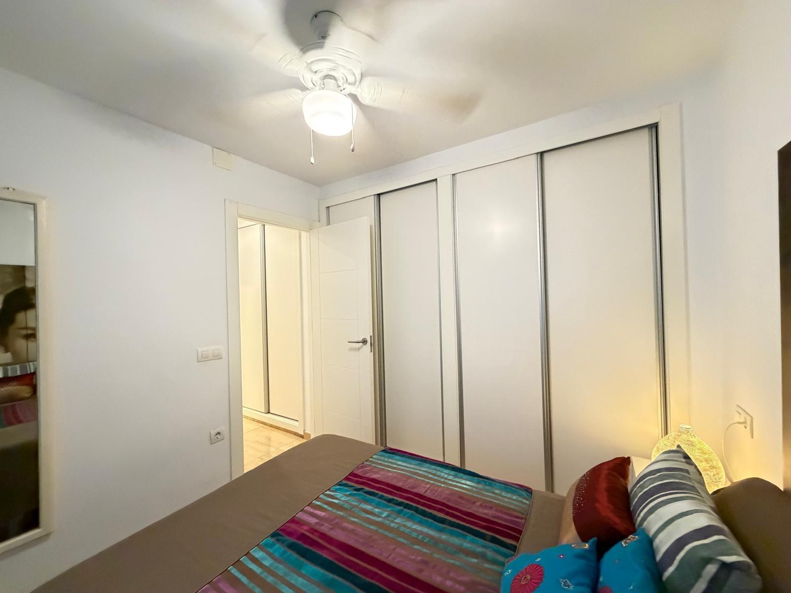 Apartamento en Torrevieja, Alicante, España 2 dormitorios, 54 m2 No. 196067