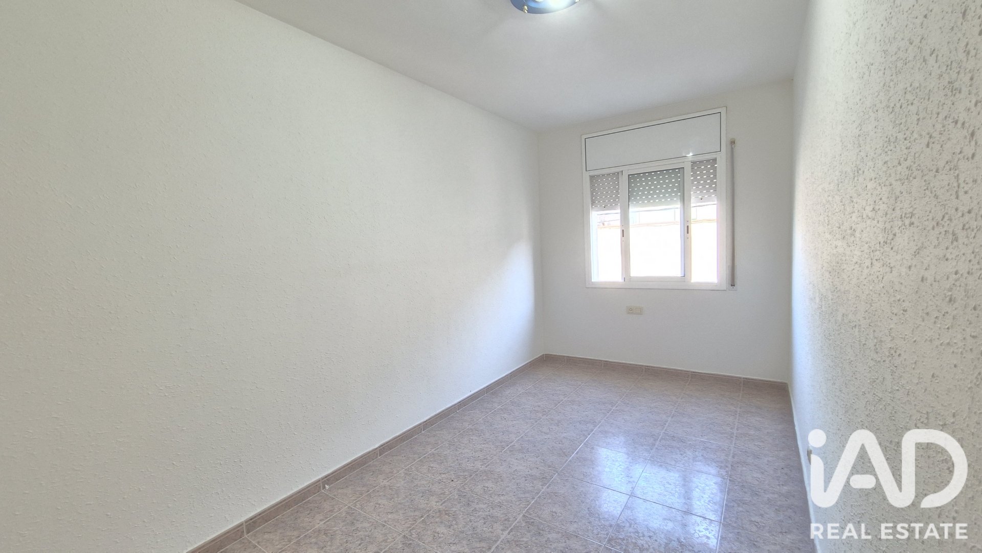 Radhus i Castellet i la Gornal, Barcelona, Spanien 5 sovrum, 129 kvm. Nr. 193466