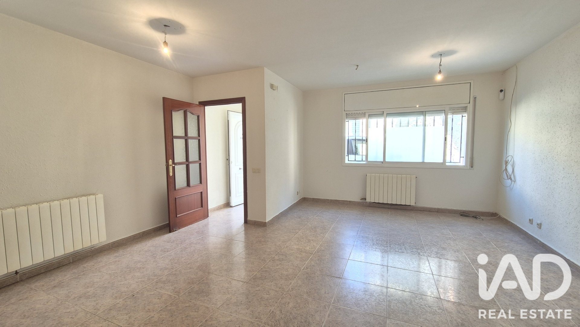 Radhus i Castellet i la Gornal, Barcelona, Spanien 5 sovrum, 129 kvm. Nr. 193466