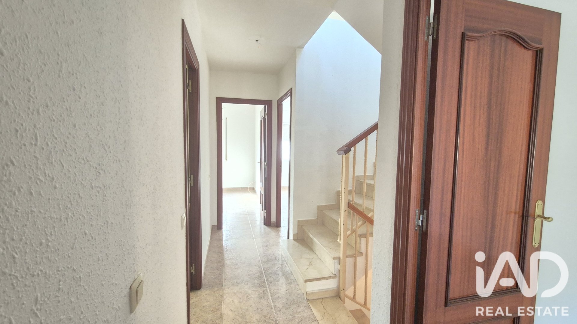 Radhus i Castellet i la Gornal, Barcelona, Spanien 5 sovrum, 129 kvm. Nr. 193466