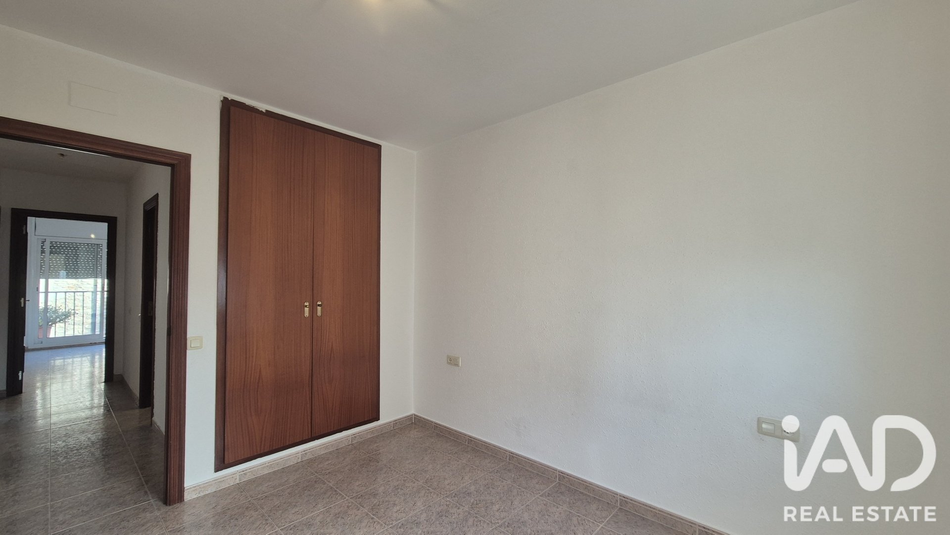 Radhus i Castellet i la Gornal, Barcelona, Spanien 5 sovrum, 129 kvm. Nr. 193466